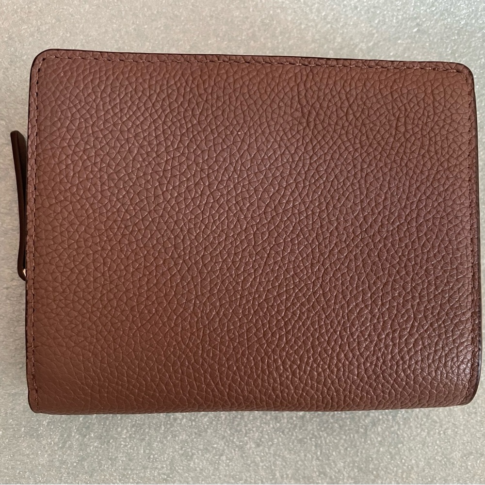 NWT Kate Spade Small Shawn wallet. Beige color, flat grain leather. - Picture 3 of 4